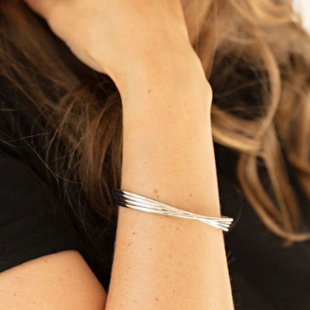 Paparazzi Bringing Basics Back Silver Twisted Wire Cuff Bracelet NEW - Picture 2 of 3